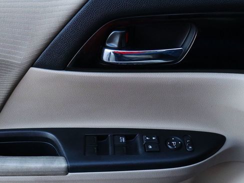 Used 2016 Honda Accord LX image 39