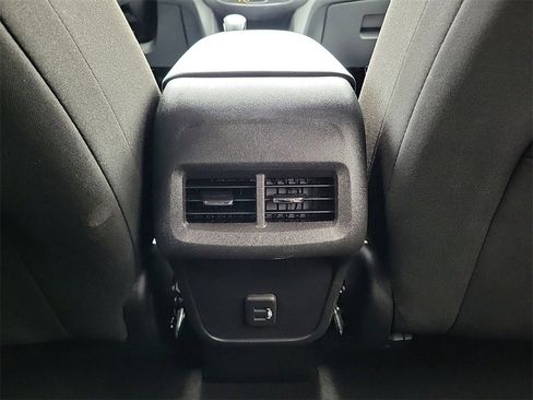 Used 2023 Chevrolet Equinox LT image 12