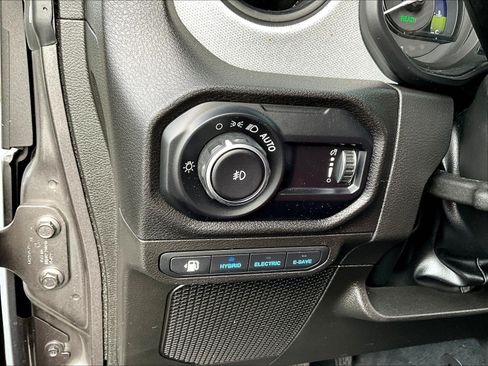 Used 2024 Jeep Wrangler Unlimited AWD/4WD image 35