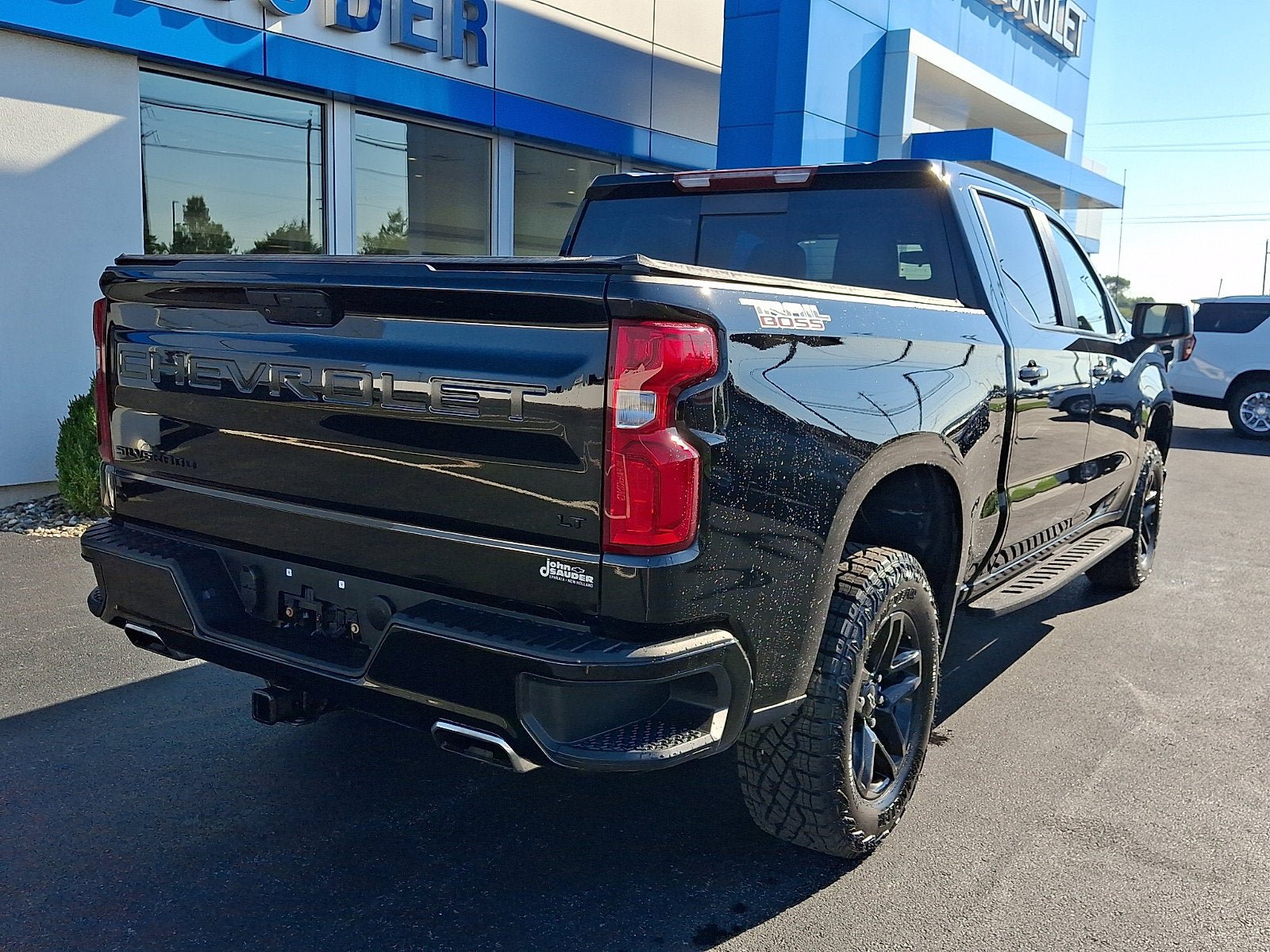 Used 2022 Chevrolet Silverado 1500 LT Trail Boss w/ Convenience Package II AWD/4WD image 6