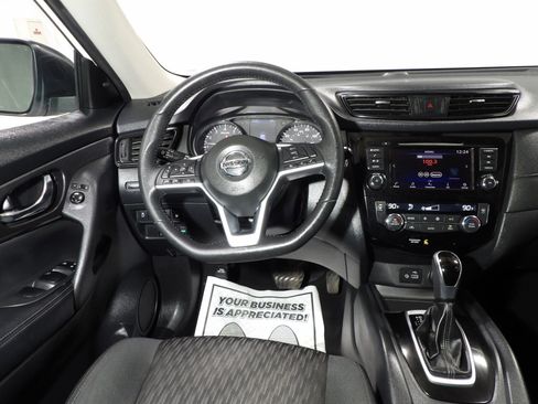 Used 2019 Nissan Rogue SV image 12