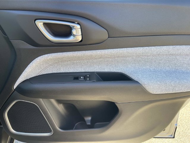 Used 2023 Jeep Compass Latitude AWD/4WD image 27