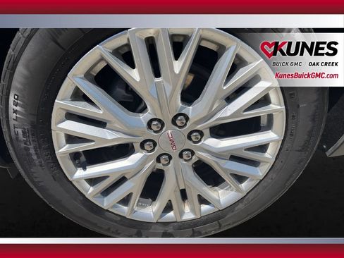 Used 2024 GMC Acadia Elevation AWD/4WD image 13