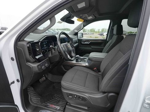 Used 2024 Chevrolet Silverado 1500 LT AWD/4WD image 16