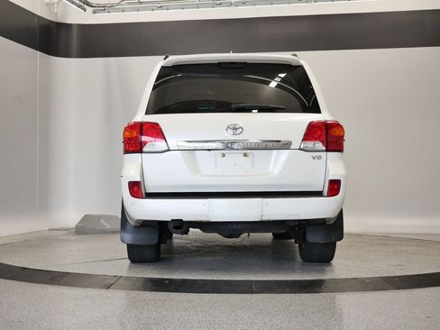 Used 2015 Toyota Land Cruiser image 4