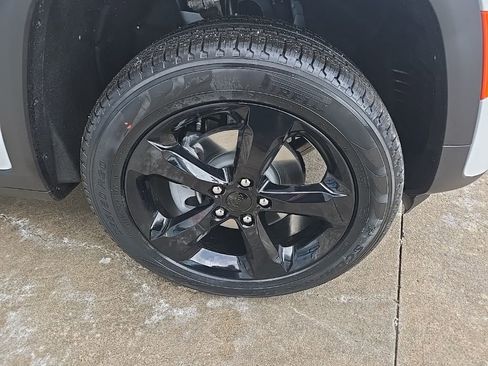 New 2026 Jeep Grand Cherokee Limited image 24