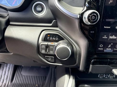 New 2026 RAM 1500 Big Horn AWD/4WD image 14