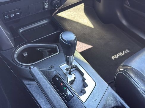 Used 2017 Toyota RAV4 XLE AWD/4WD image 26