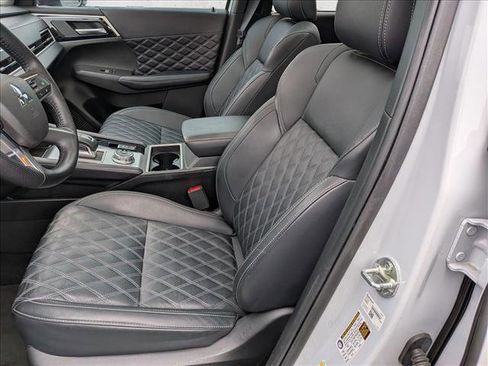 Used 2024 Mitsubishi Outlander SEL image 14