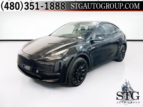 Used 2023 Tesla Model Y Long Range AWD/4WD image 1