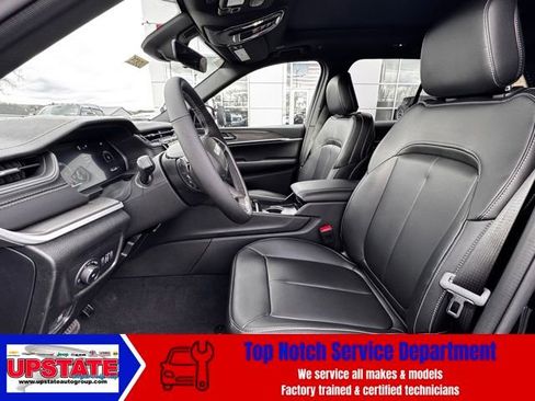 New 2025 Jeep Grand Cherokee Limited image 12