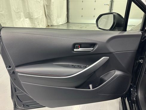 Used 2025 Toyota Corolla SE image 8