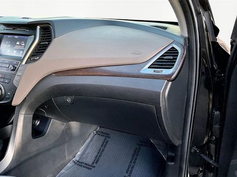 Used 2018 Hyundai Santa Fe Sport w/ 2.4L Value Package 02 image 17