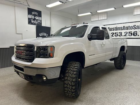Used 2013 GMC Sierra 2500 SLT w/ SLT Convenience Package AWD/4WD image 3
