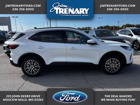 Used 2025 Ford Escape SE FWD image 1