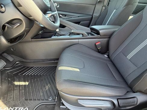 New 2026 Hyundai Elantra SE FWD image 12