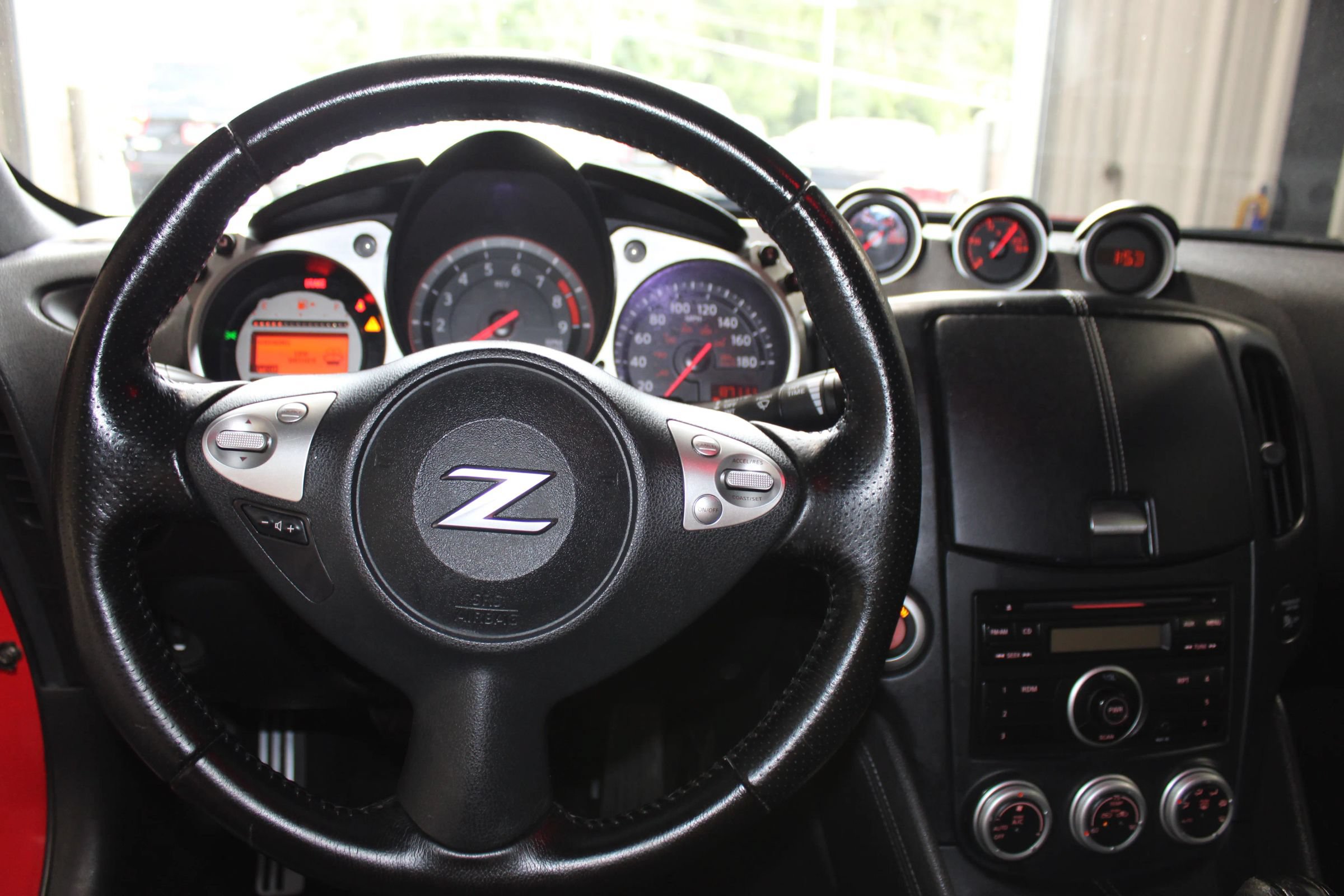 Used 2012 Nissan 370Z Coupe RWD image 13
