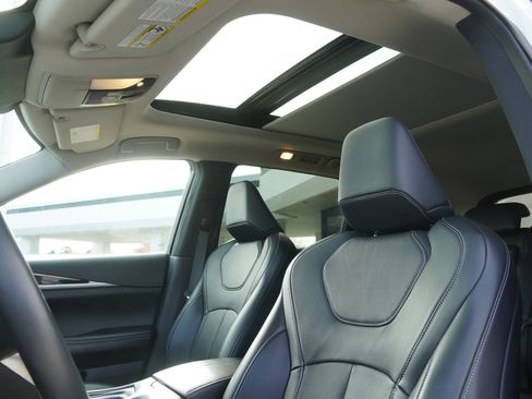 Used 2023 INFINITI QX60 Pure image 20