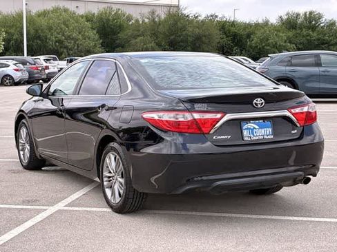 Used 2017 Toyota Camry SE FWD image 4
