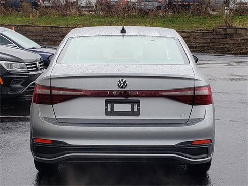 New 2026 Volkswagen Jetta SE image 4
