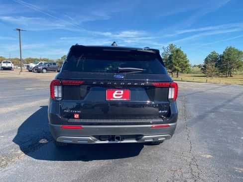 New 2025 Ford Explorer Active w/ Active Comfort Package image 6