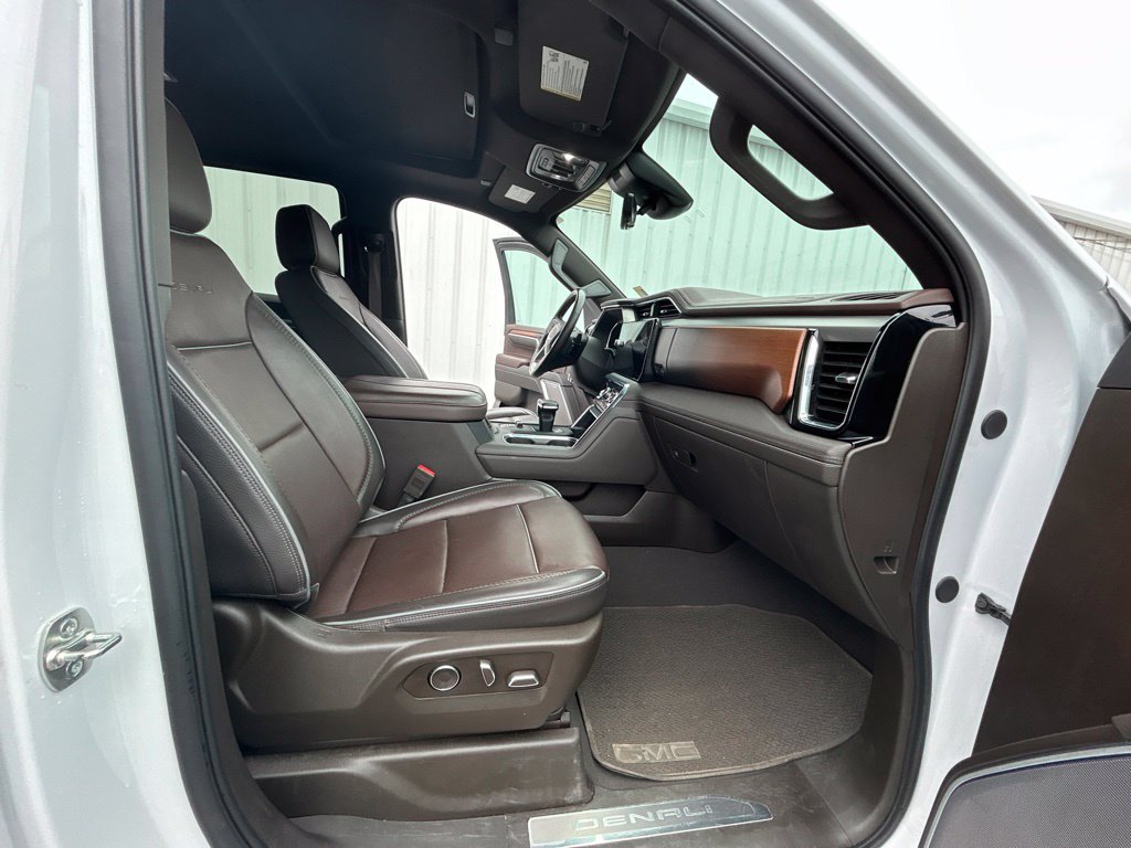 Used 2025 GMC Sierra 1500 Denali w/ Technology Package AWD/4WD image 16