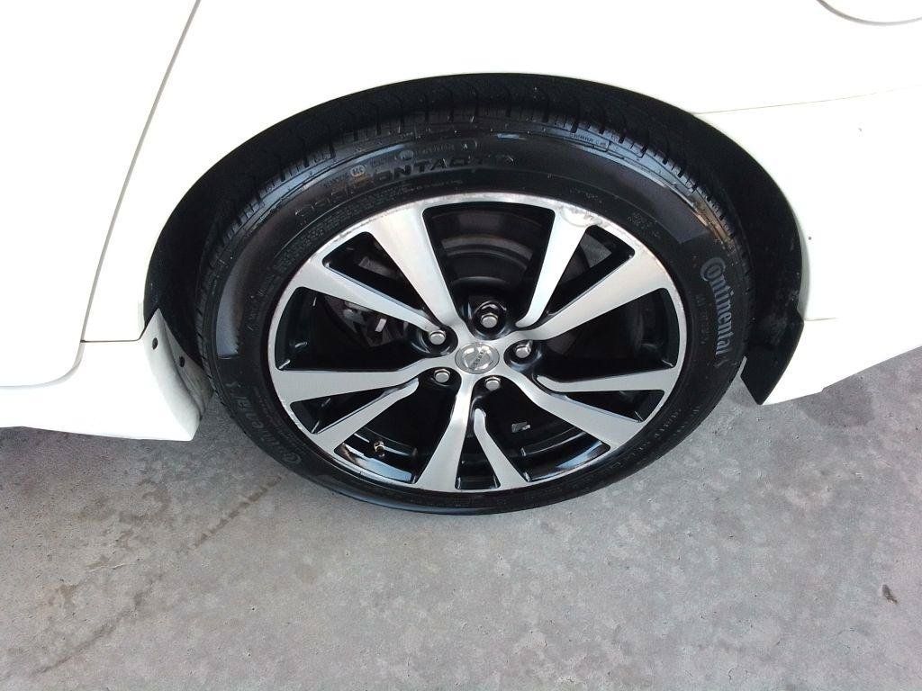 Used 2017 Nissan Maxima 3.5 SL FWD image 26