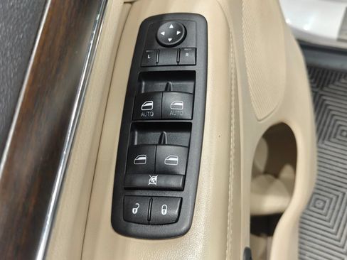 Used 2014 Jeep Grand Cherokee Limited w/ Luxury Group II AWD/4WD image 56