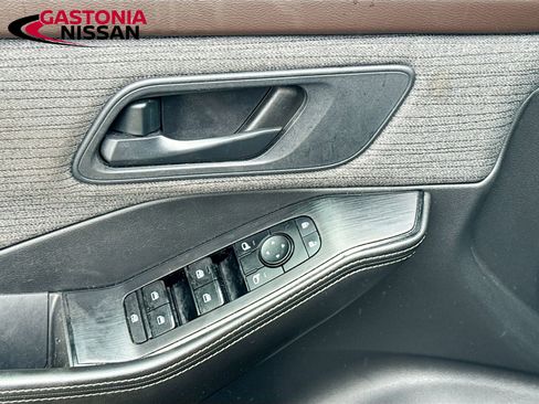 Used 2021 Nissan Rogue S image 22