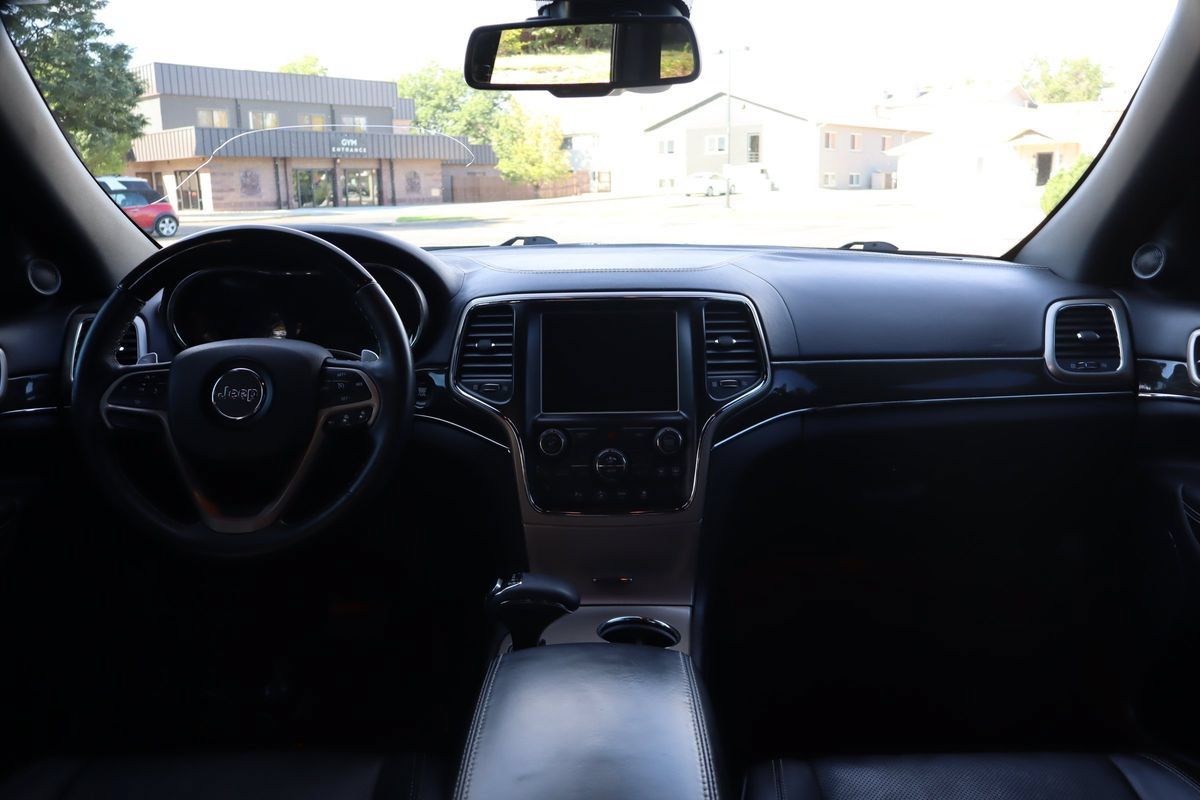 Used 2014 Jeep Grand Cherokee Overland w/ Advanced Technology Group AWD/4WD image 16