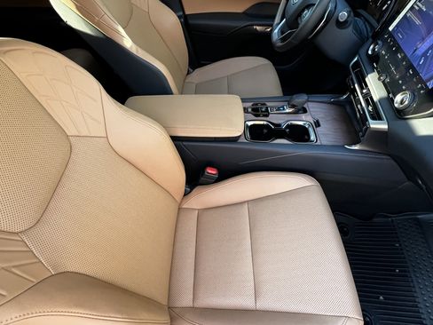 Certified 2025 Lexus RX 350 Premium w/ Accessory Package (K3) image 43