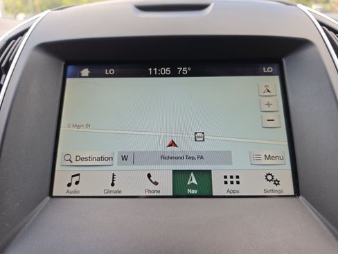 Used 2019 Ford Edge Titanium w/ Cold Weather Package AWD/4WD image 31
