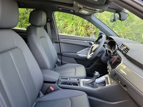 New 2025 Audi Q3 2.0T Premium image 22