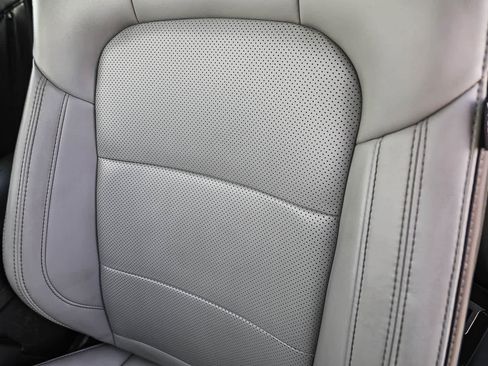 Used 2024 Ford Mustang Premium image 25