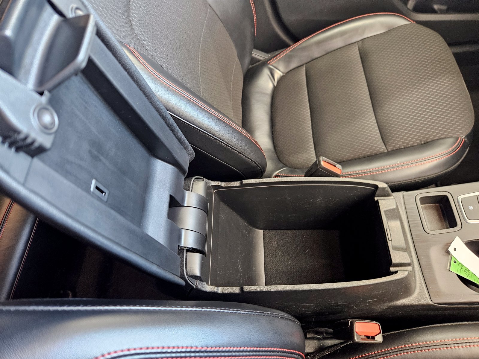 Used 2024 Ford Escape ST-Line w/ Tech Pack #1 FWD image 36
