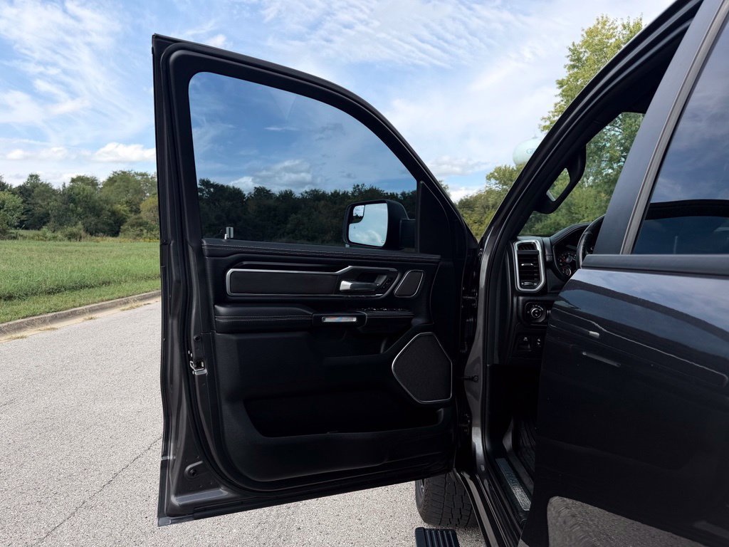 Used 2020 RAM 1500 Laramie AWD/4WD image 8