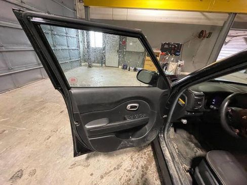 Used 2014 Kia Soul + image 22