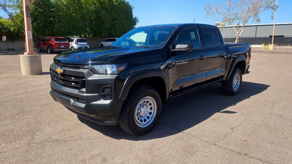 Used 2023 Chevrolet Colorado W/T RWD image 4