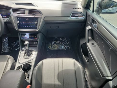 Used 2023 Volkswagen Tiguan SE FWD image 14
