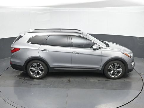 Used 2015 Hyundai Santa Fe Limited w/ Option Group 04 AWD/4WD image 32