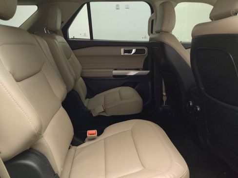 Used 2020 Ford Explorer XLT w/ Equipment Group 202A image 19