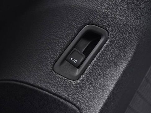 New 2026 Volkswagen Atlas Cross Sport SE AWD/4WD image 9