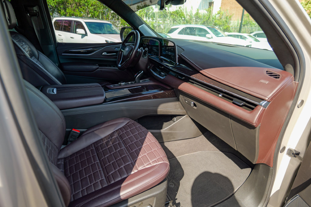 Used 2024 Cadillac Escalade ESV Premium Luxury Platinum AWD/4WD image 40