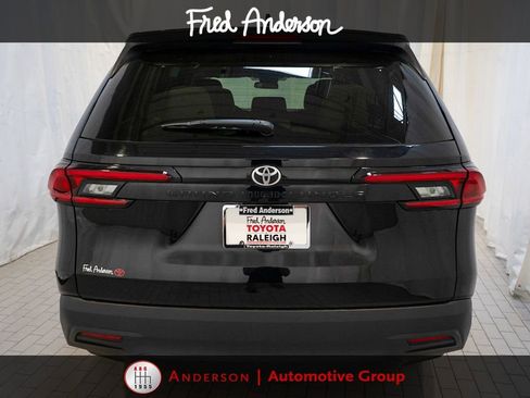 Certified 2025 Toyota Grand Highlander FWD image 4