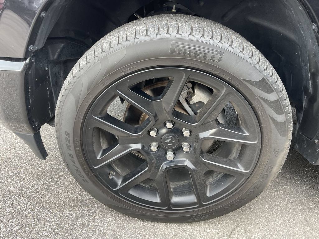 Used 2023 RAM 1500 Laramie AWD/4WD image 2