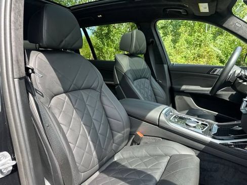 Used 2025 BMW X7 xDrive40i w/ M Sport Package AWD/4WD image 21