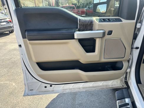Used 2017 Ford F250 Lariat w/ Lariat Ultimate Package image 9