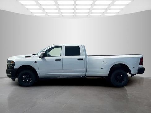 New 2026 RAM 3500 Tradesman AWD/4WD image 4