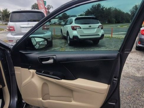 Used 2014 Toyota Camry LE image 7