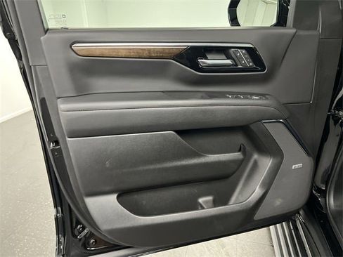 Certified 2025 Chevrolet Suburban High Country image 83